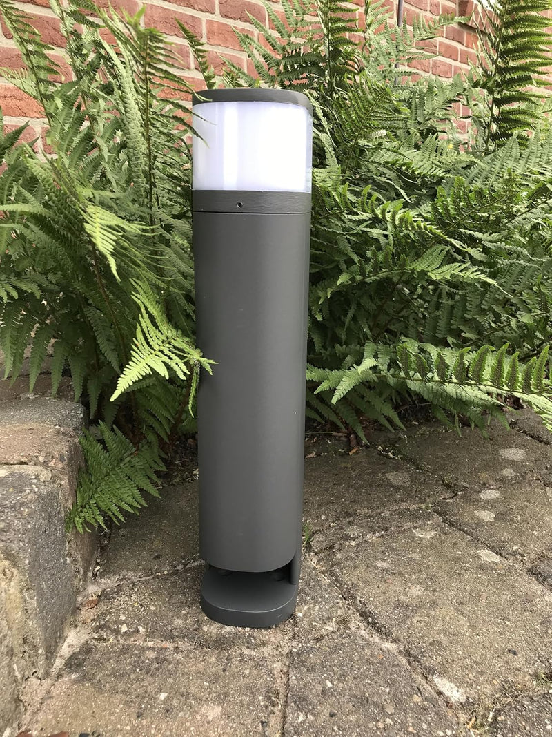BOLD 19646 Volo Outdoor Garden Socket (Socket Column) Anthracite (2 x Schuko - IP44 Outdoor Socket Tower - 3680 Watt - Twilight Sensor - On/Off Switch - G9 Bulb Included)
